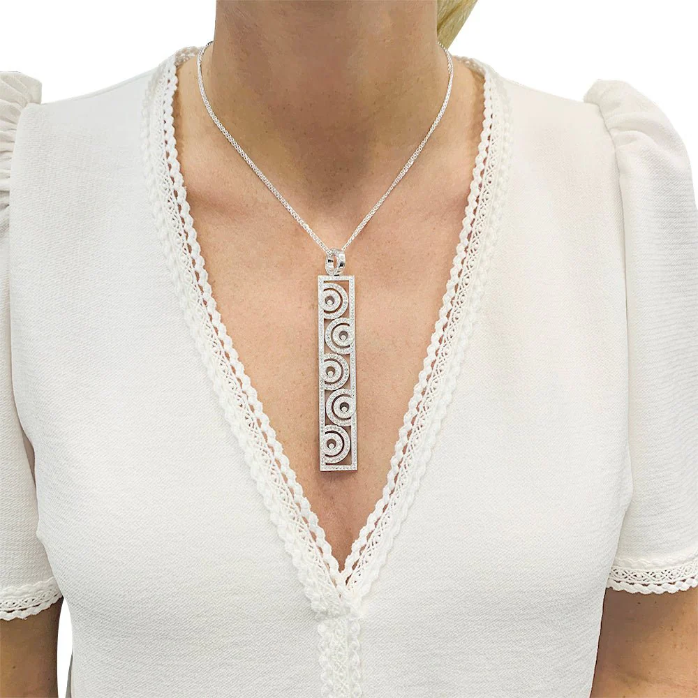 Collier CHOPARD "Happy Spirit", en or blanc et diamants. - Image 2