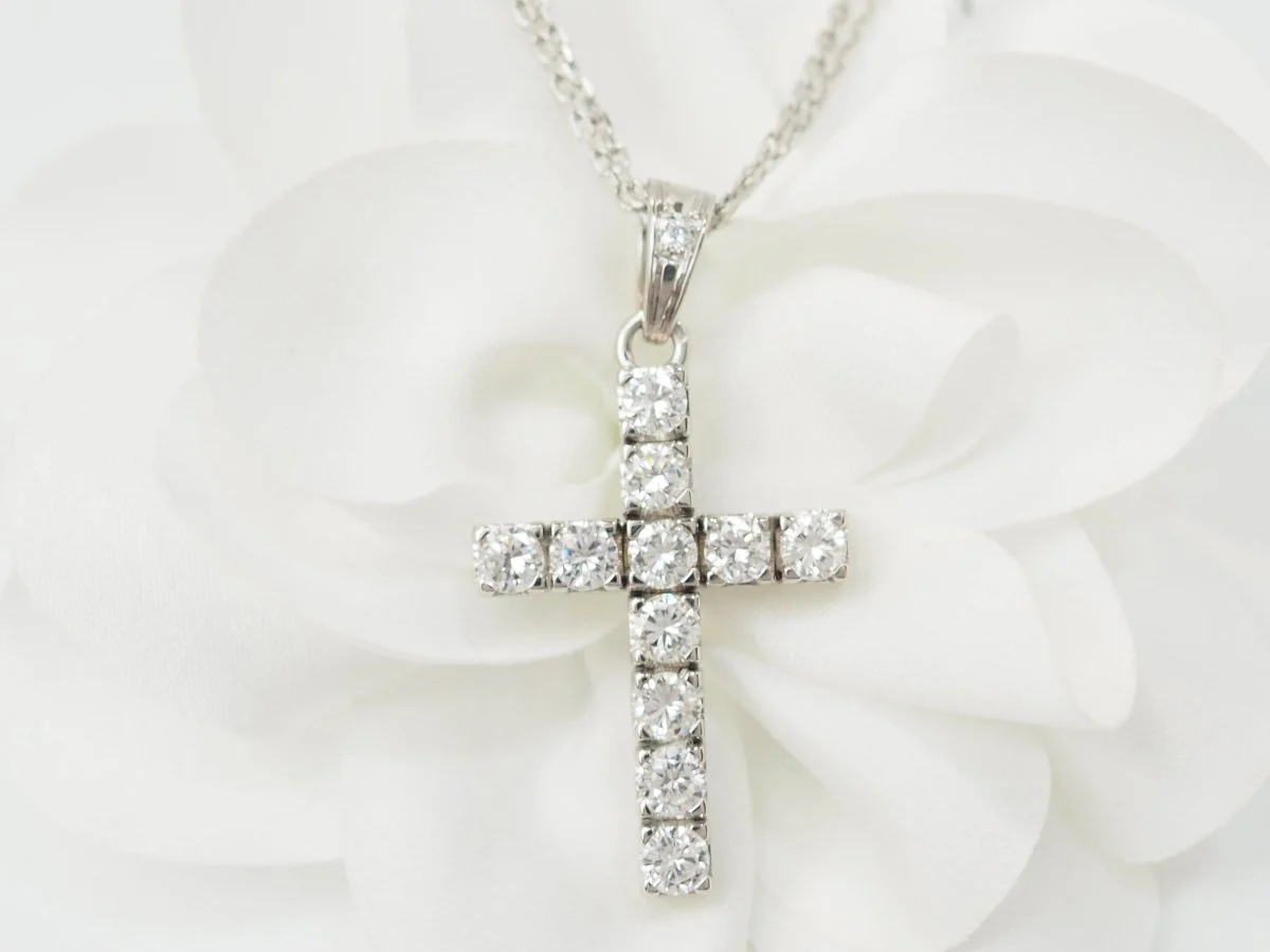 collier croix vintage en or blanc et diamants - Image 4