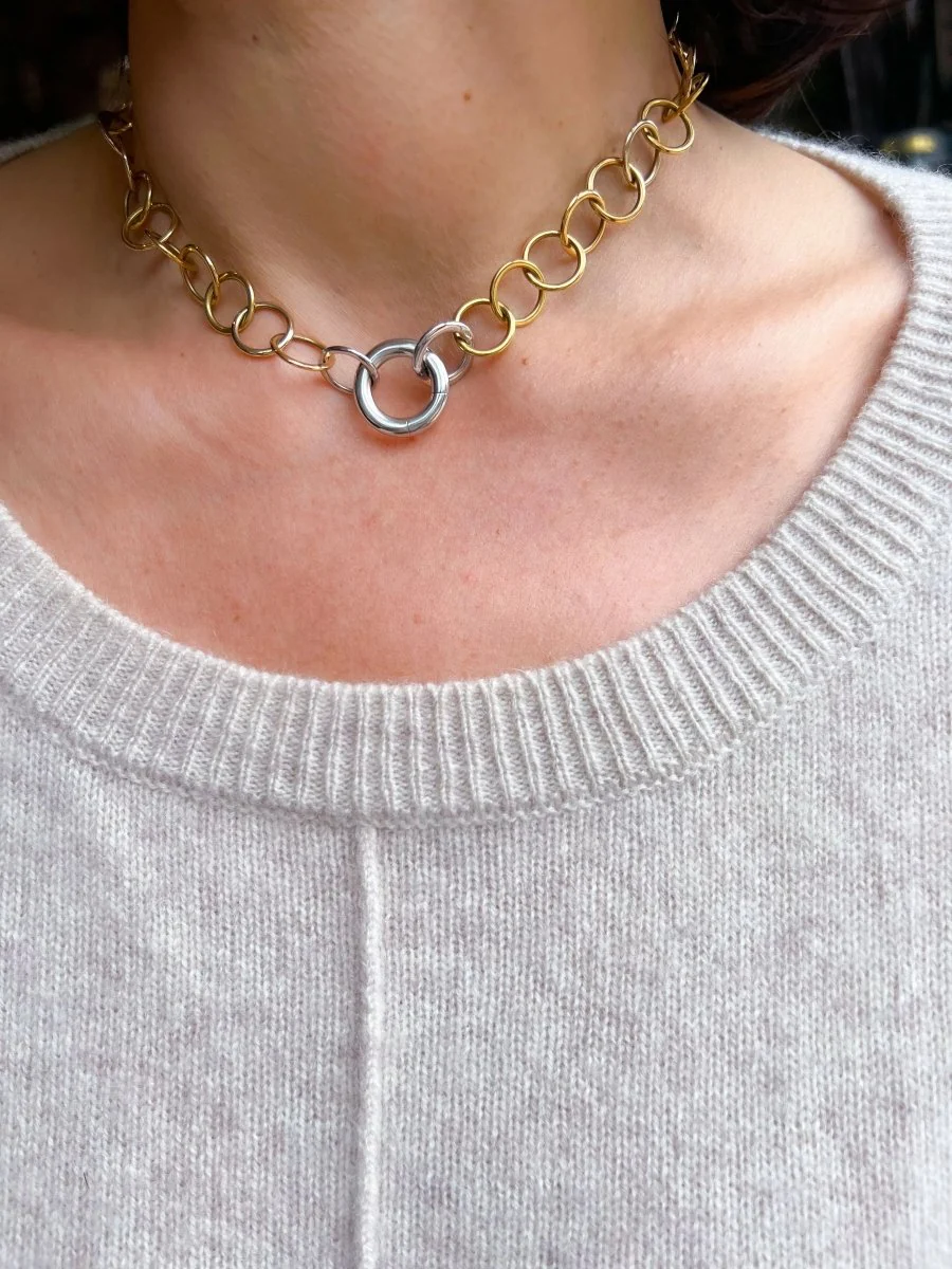 Collier de la Maison Pomellato modèle Lucciole en or jaune et gris. - Image 10