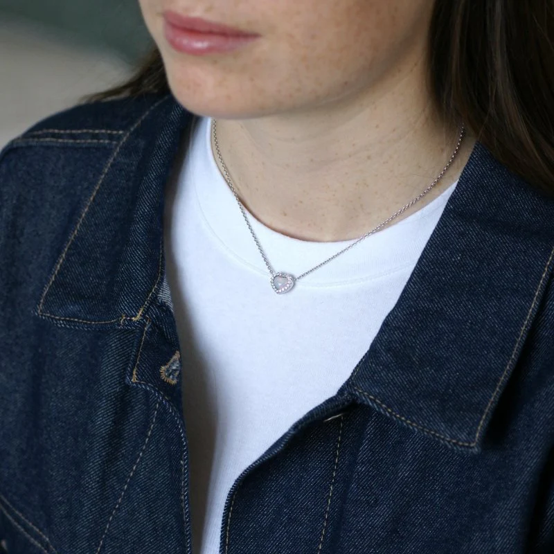 Collier Pendentif DIOR "Happy Birth" en or blanc et diamants - Image 2