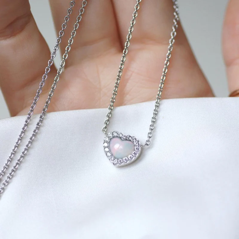 Collier Pendentif DIOR "Happy Birth" en or blanc et diamants - Image 5
