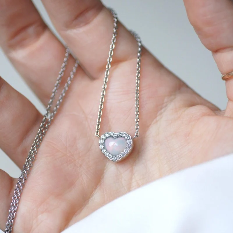 Collier Pendentif DIOR "Happy Birth" en or blanc et diamants - Image 6