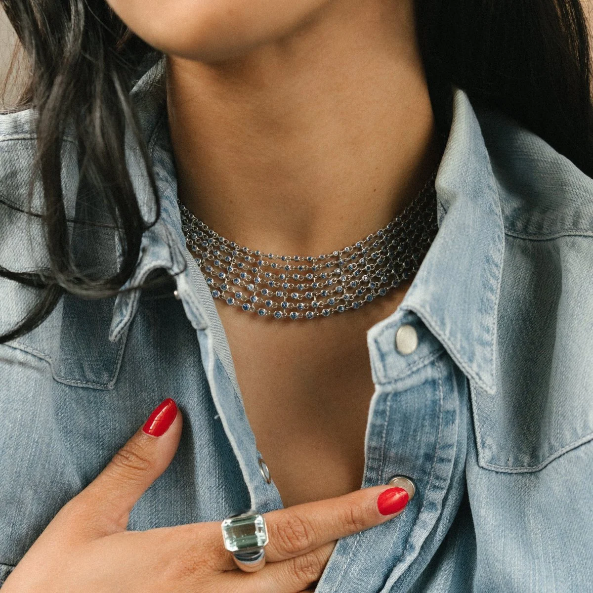 Collier Draperie en or blanc et saphirs - Image 2