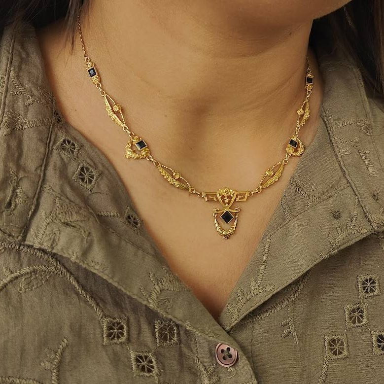 Collier Draperie en or jaune et saphirs - Image 2