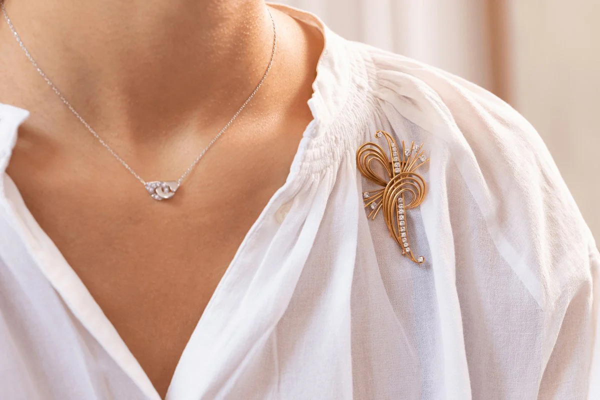 Collier en or blanc 18 carats modèle Menottes R8, DINH VAN - Image 3
