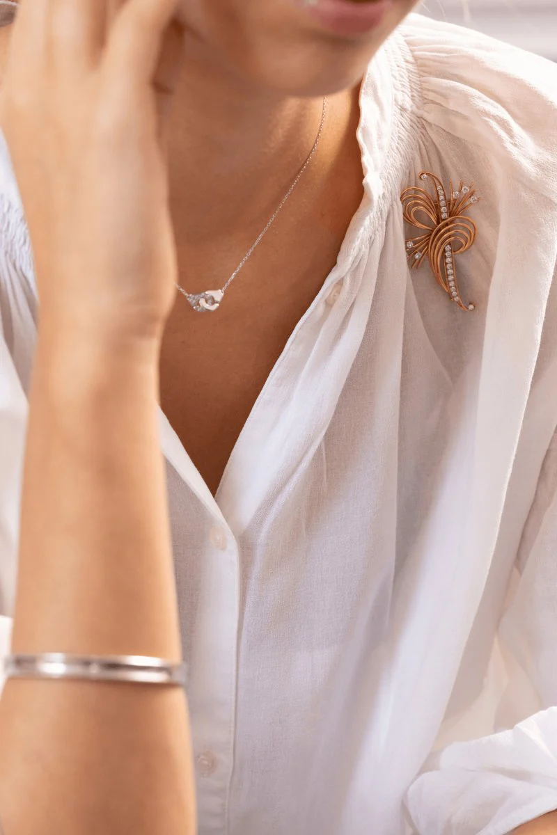 Collier en or blanc 18 carats modèle Menottes R8, DINH VAN - Image 5