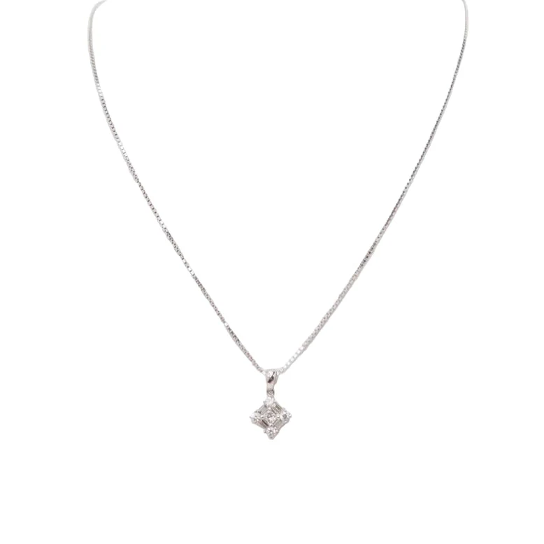 Collier en or blanc et diamants