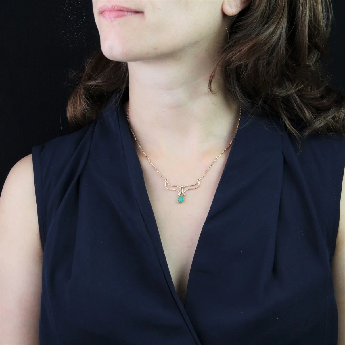 Collier Draperie en or rose, perles et émeraude - Image 2