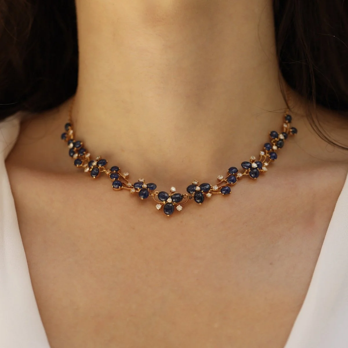 Collier Ras de Cou en or jaune, saphirs et diamants - Image 2