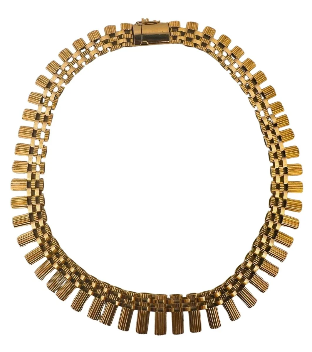 Collier en or jaune avec maillons de forme géométrique en chute