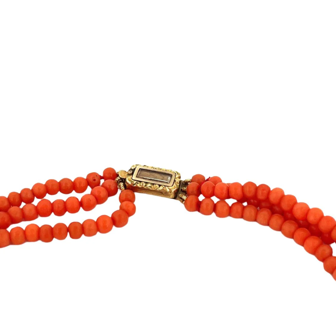 Collier en or jaune et perles de corail - Image 3