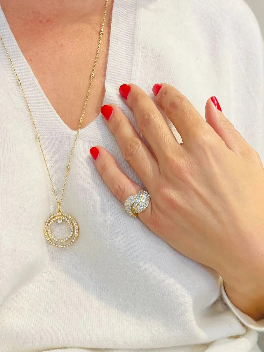 Collier en or jaune motif en diamant sur longue chaine alternée de diamant - Image 4