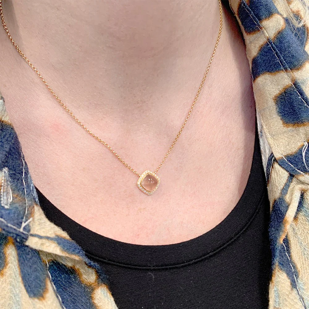 Collier FRED "Pain de sucre" en or rose, quartz rose et diamants - Image 2