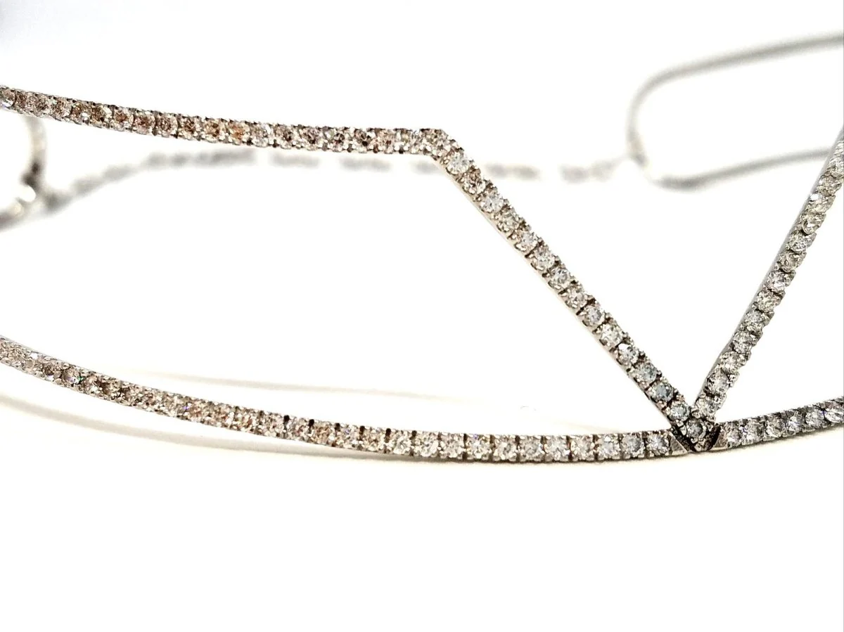 Collier Ras de cou graphique en or blanc et diamants - Image 14