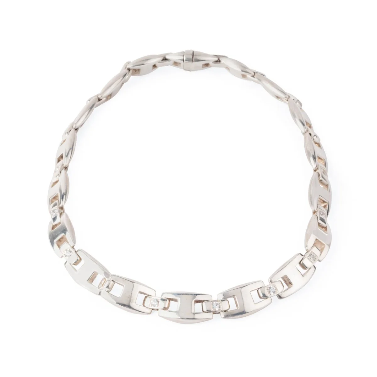 Collier HERMÈS "Cassiopée" en argent et saphirs blancs