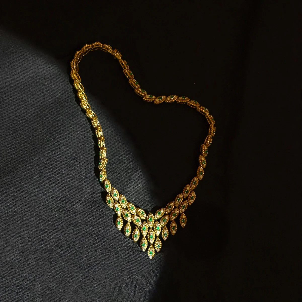 Collier MAUBOUSSIN en or jaune, émeraudes et diamants - Image 6