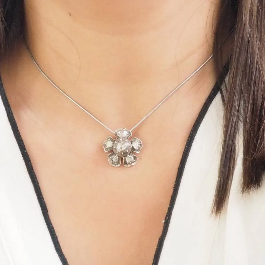 Collier Pendentif en or jaune, argent et diamants - Image 2