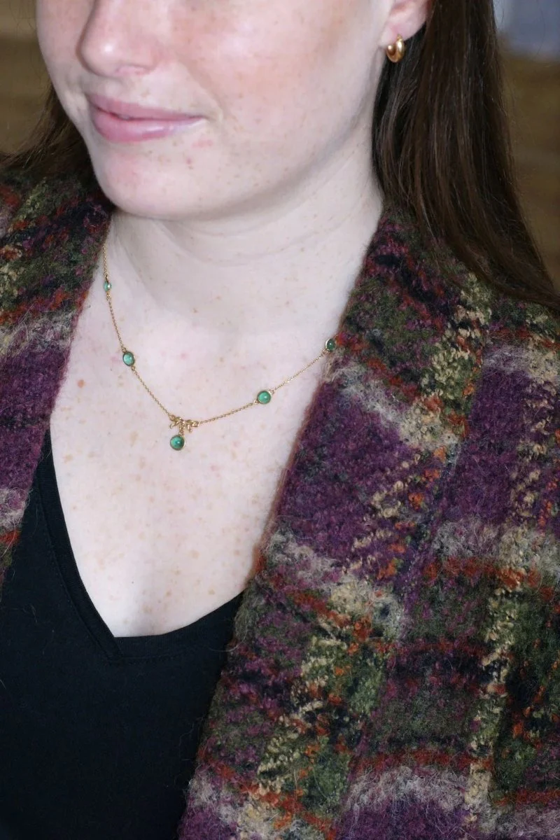 Collier noeud or et cabochons émeraude - Image 5