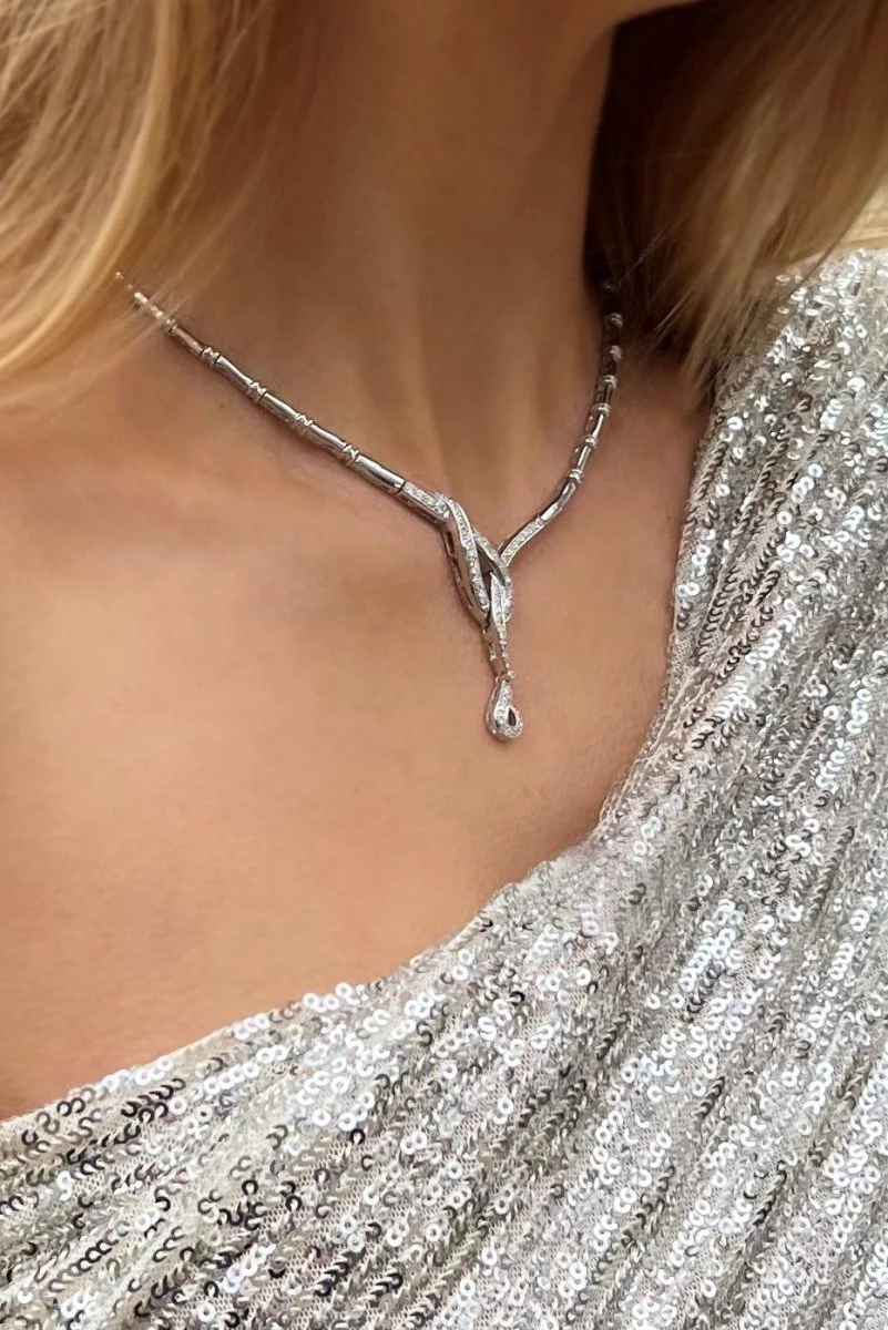 Collier Pendentif entrelacé en or blanc et diamants - Image 6