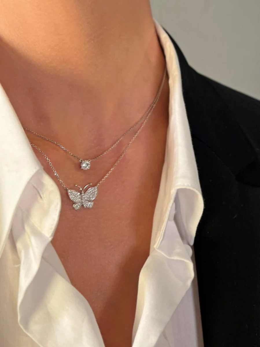 Collier VENDÔME papillon en or blanc et diamants - Image 2