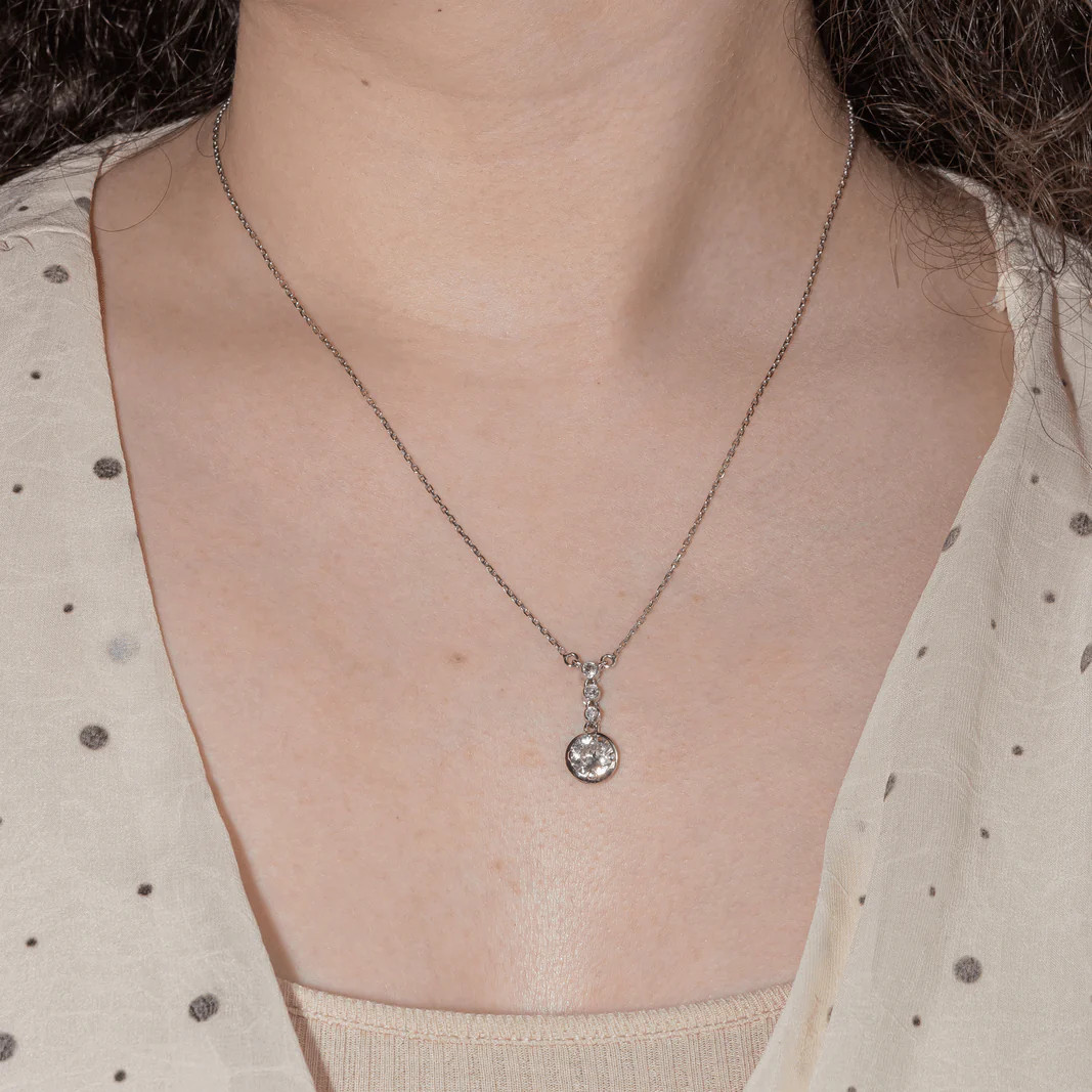 Collier Pendentif en or blanc et diamants - Image 2