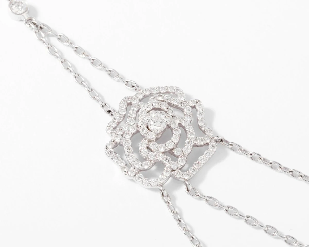 Collier or gris et motifs en fleurs en diamant - Image 2