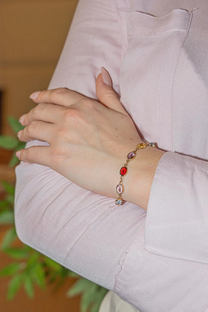 Bracelet en or jaune et pierres fines. - Image 2