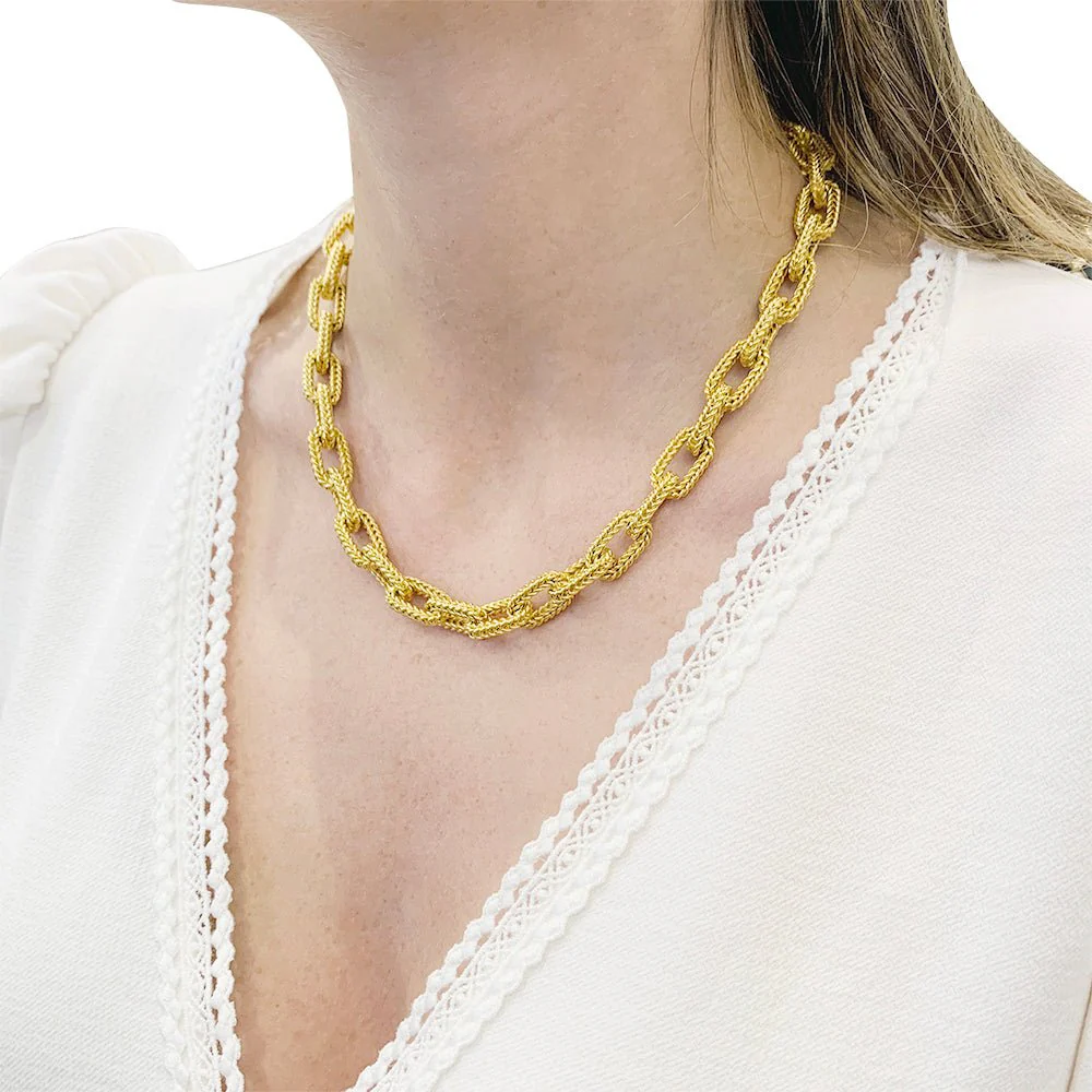 Collier or jaune, maille marine. - Image 7