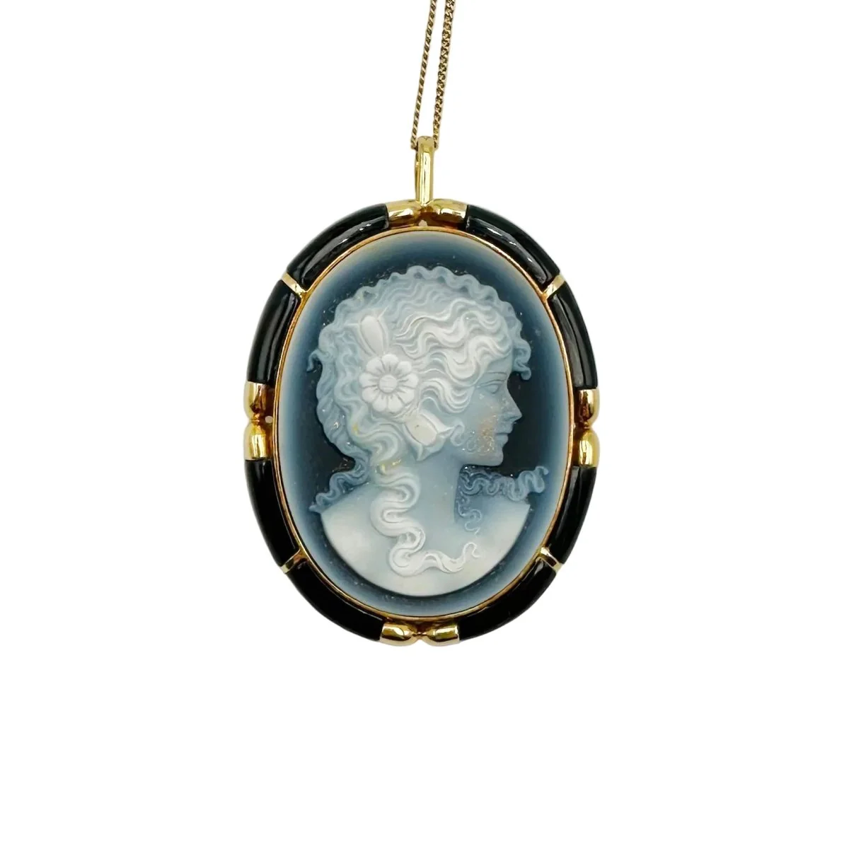 Collier Pendentif/Broche camée en or jaune, agate et onyx