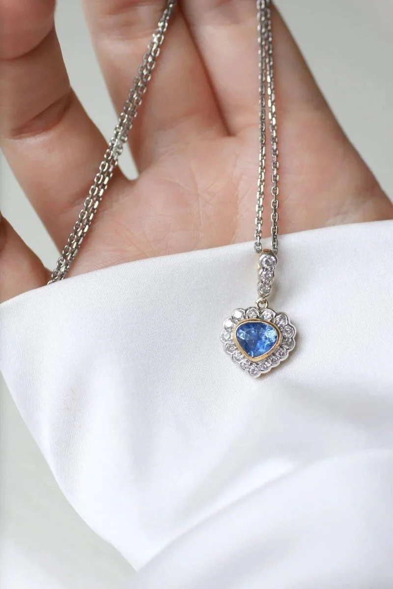 Collier Pendentif Coeur saphir Ceylan et diamants - Image 5