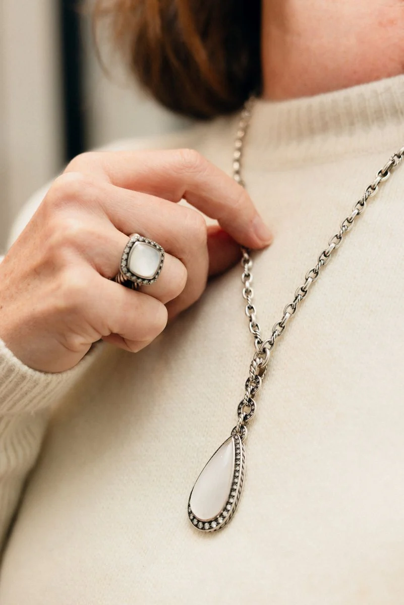 Collier Pendentif DAVID YURMAN en argent, nacre et diamants - Image 2