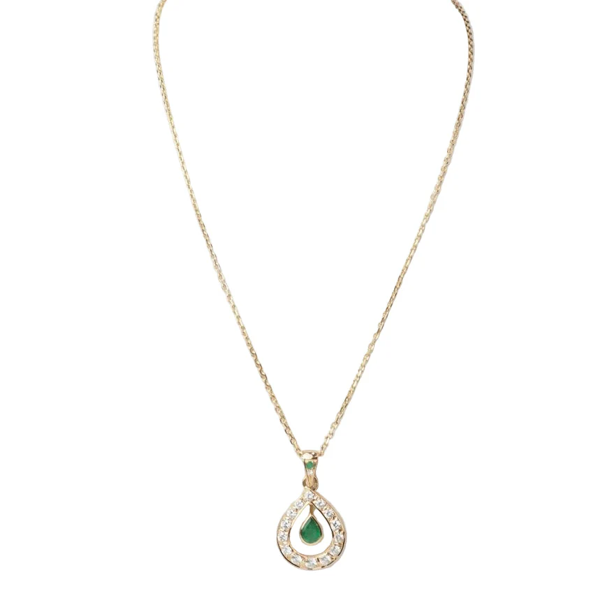 Collier pendentif en or jaune, émeraude et diamants