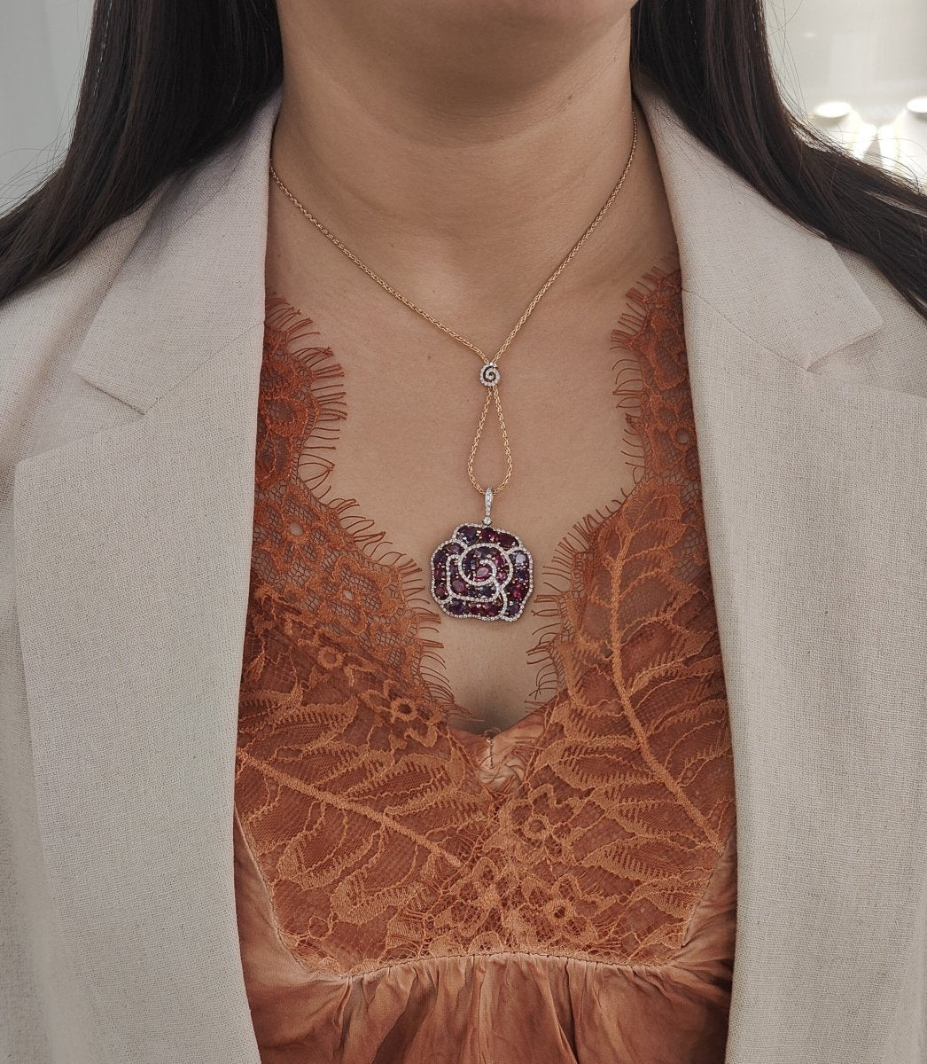 Collier pendentif fleur en or rose, pierres fines et diamants - Image 14