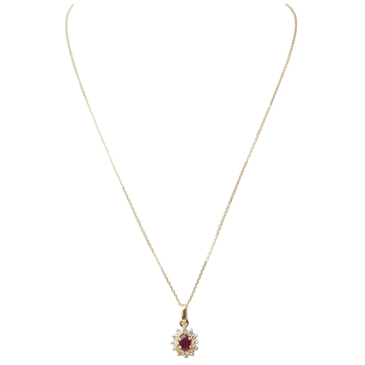 Collier Pendentif en or jaune, rubis et diamants