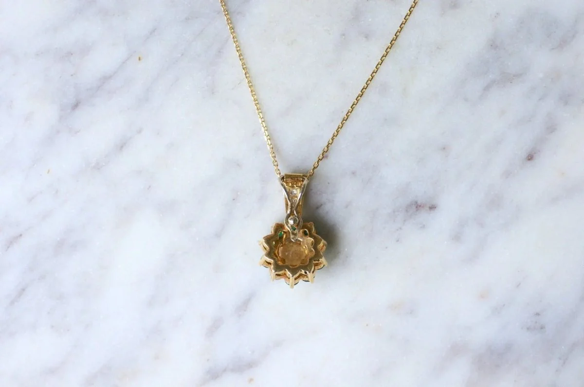 Collier Pendentif Marguerite Saphir Jaune et Emeraudes - Image 4