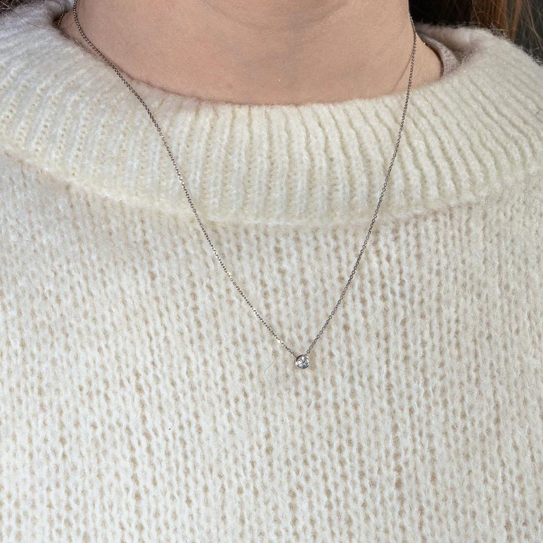 Collier Pendentif en or blanc et diamant - Image 2
