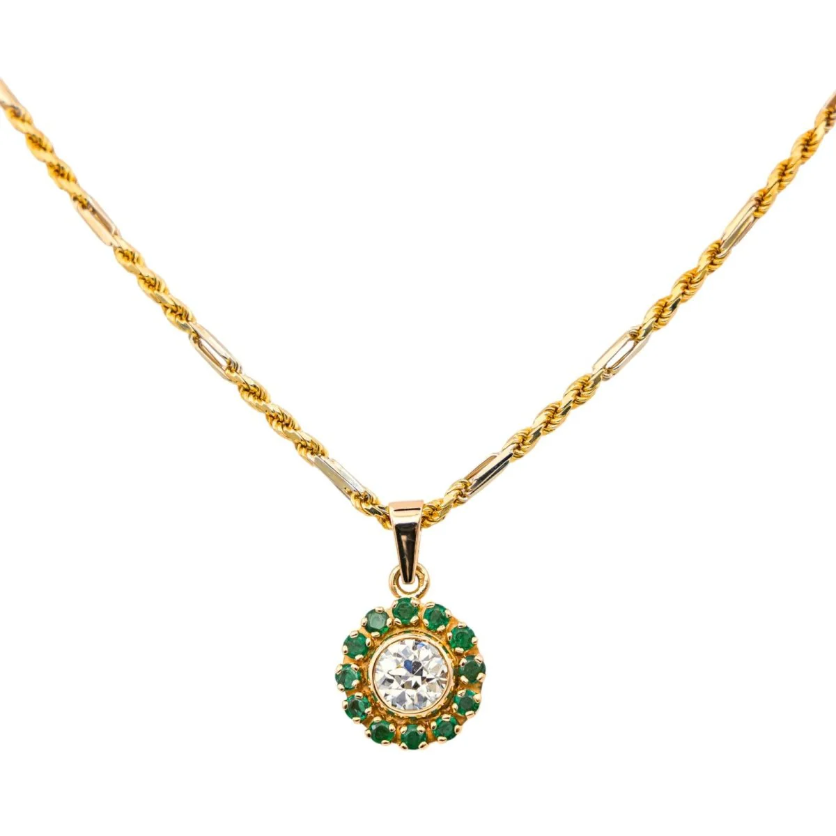 Collier Pendentif en or jaune, émeraudes et diamant - Image 3