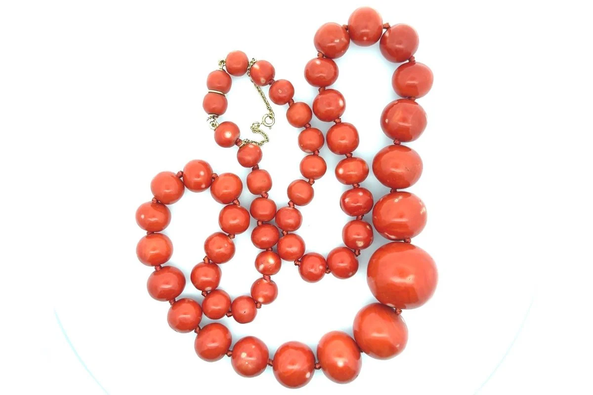 Collier perles de corail et fermoir en or 18k - Image 3