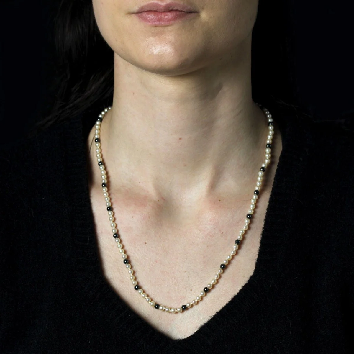Collier Perles en or jaune et hématite - Image 2
