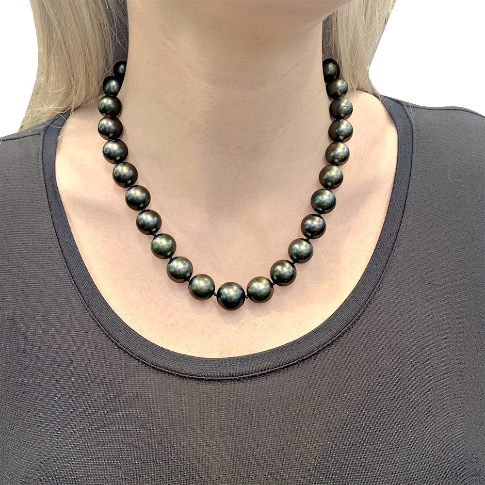 Collier perles de Tahiti en or blanc et diamants - Image 2