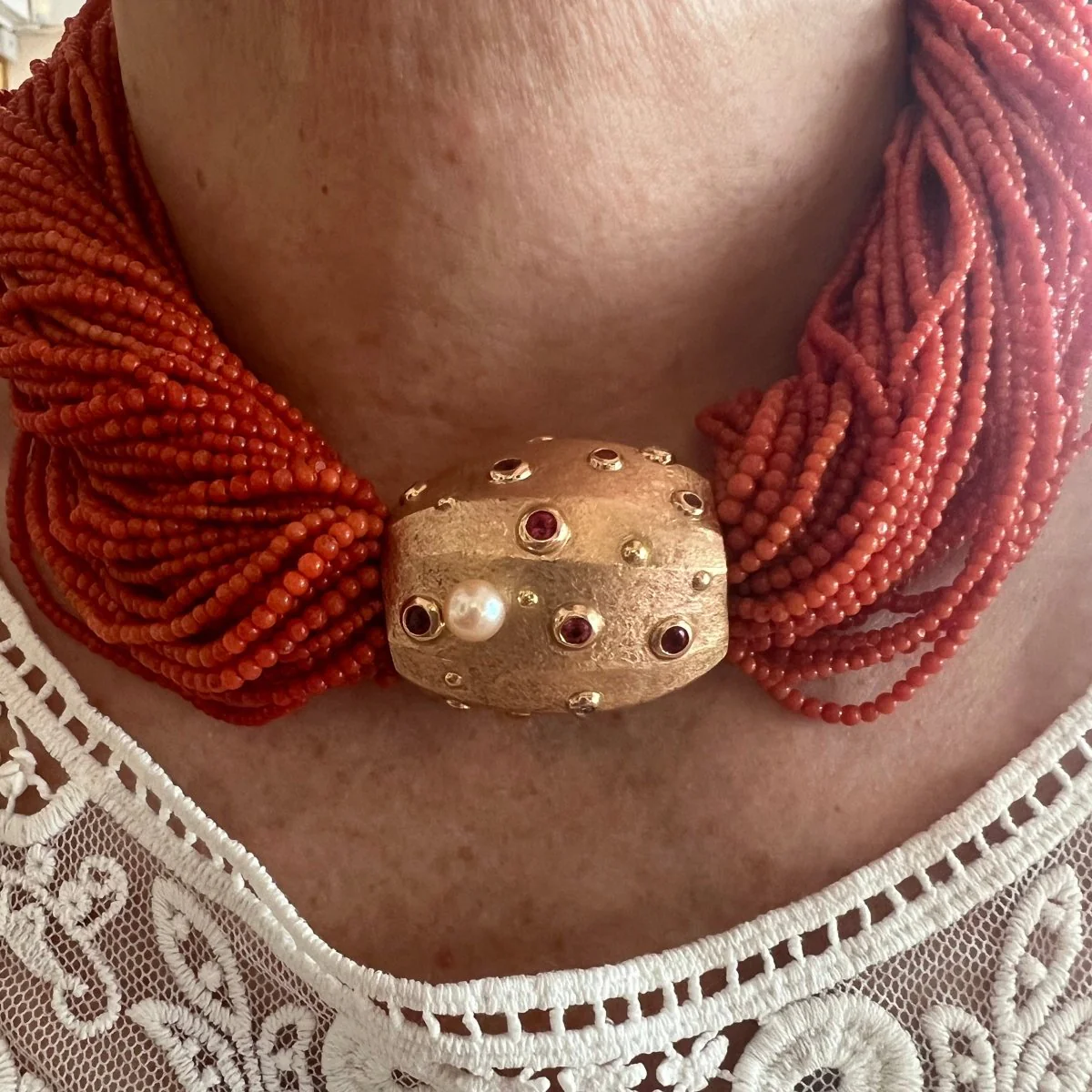 Collier Perles en or jaune, corail, topazes et diamants - Image 2