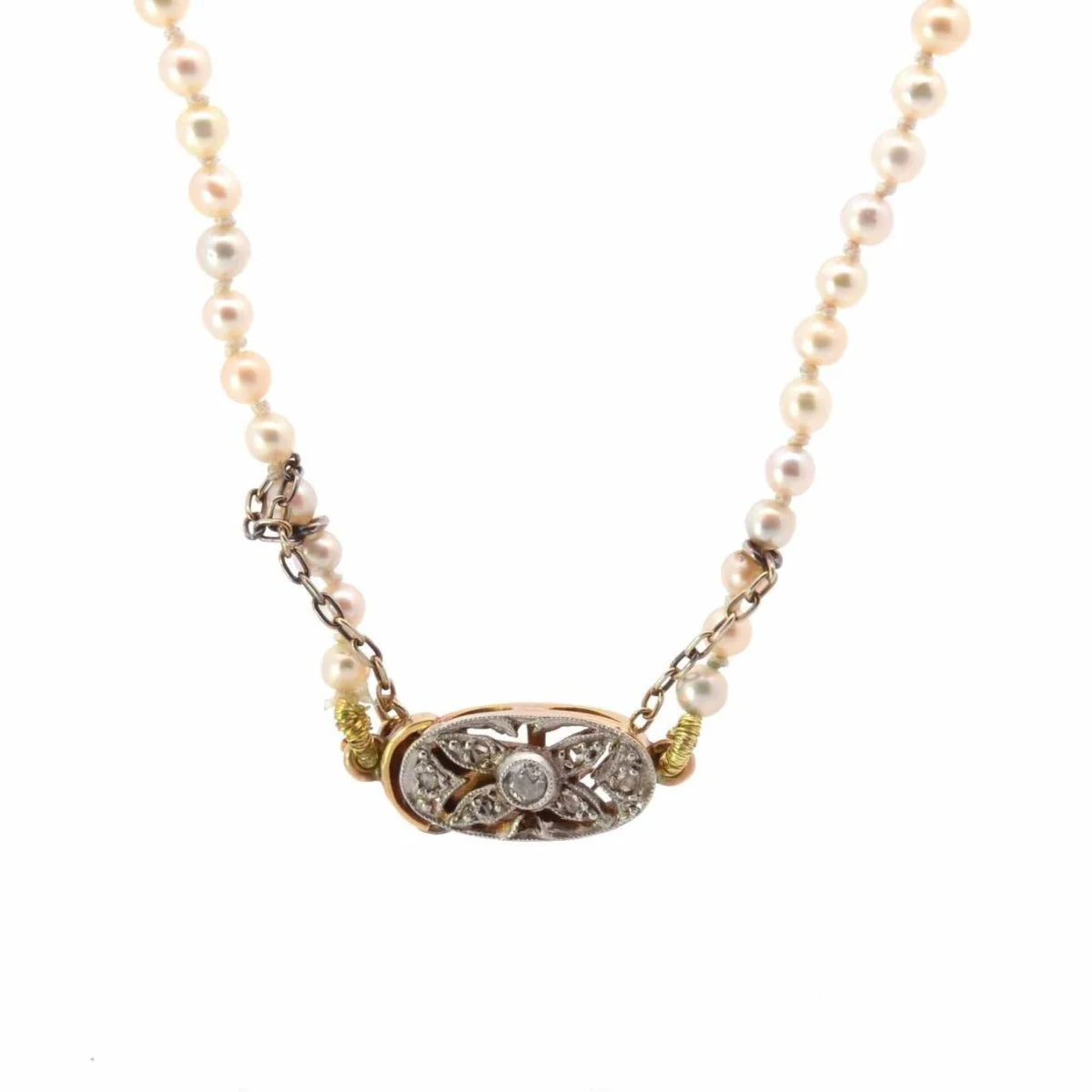 Collier perles fines et fermoir diamants en or
