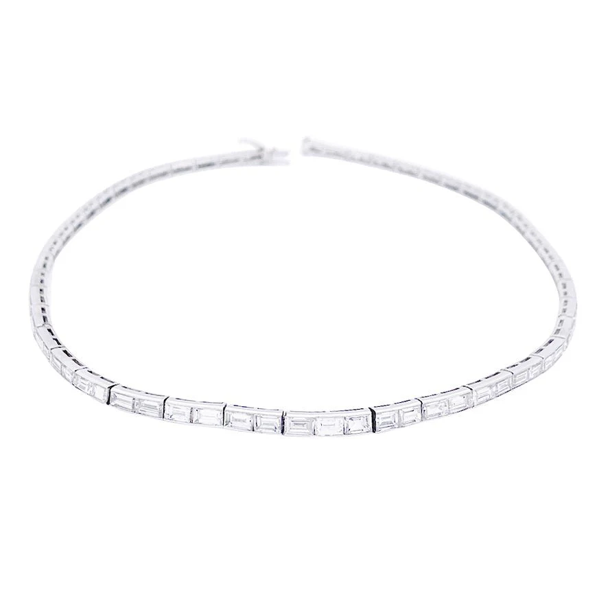 Collier rivière platine, diamants baguettes. - Image 2