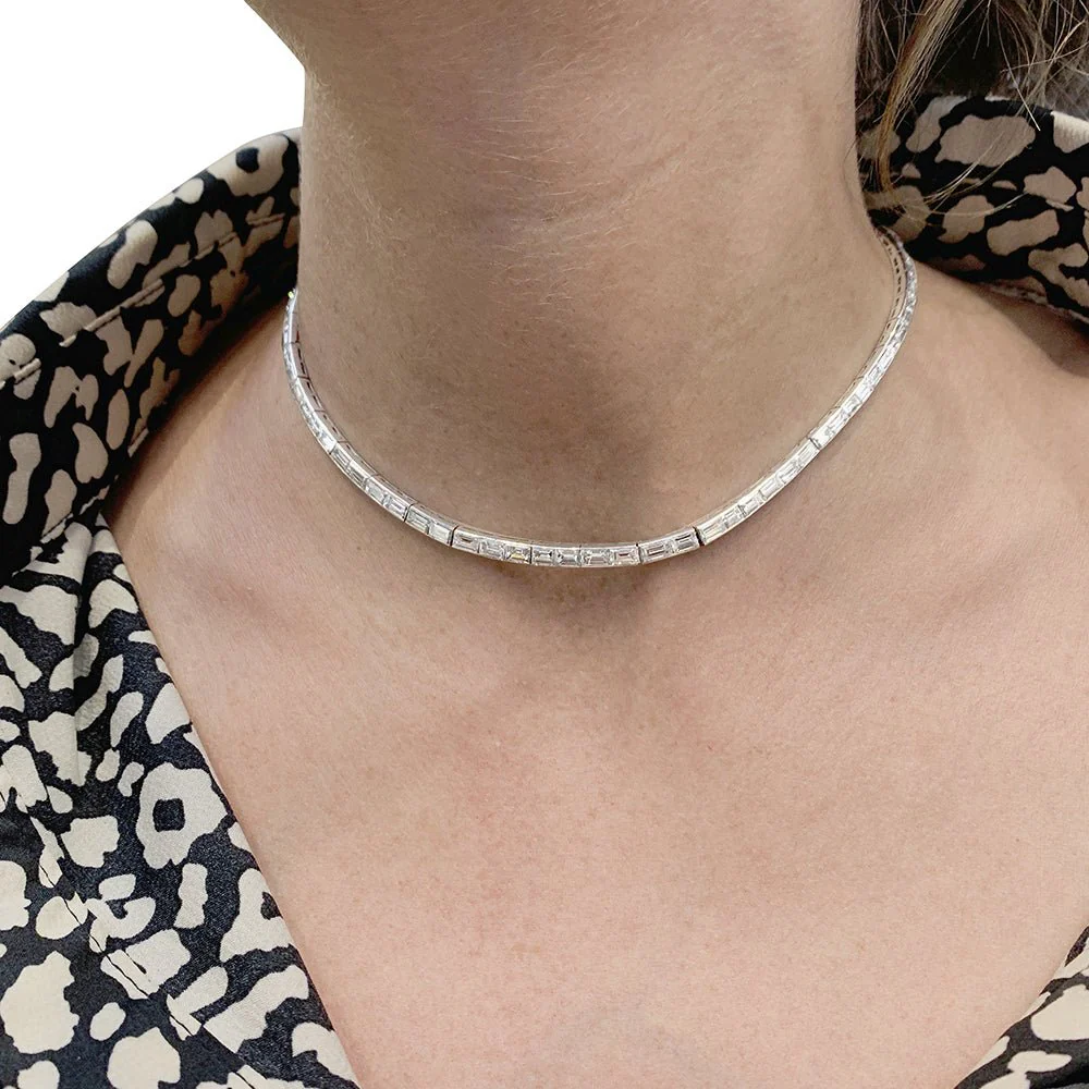 Collier rivière platine, diamants baguettes. - Image 6