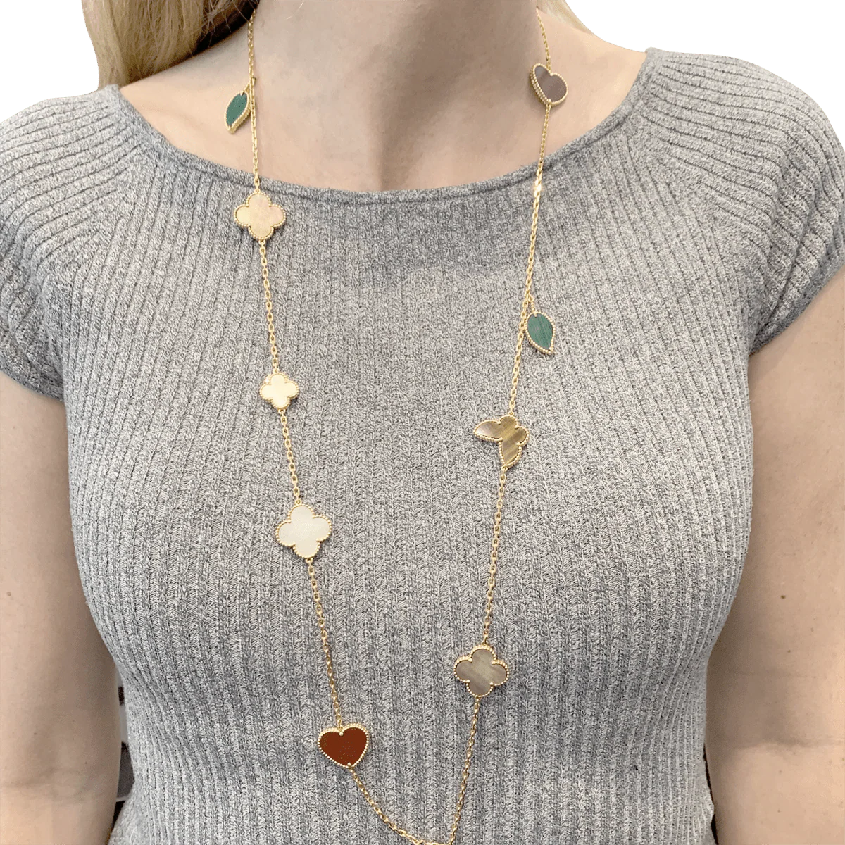Collier-Sautoir VAN CLEEF & ARPELS "Lucky Alhambra", or jaune, cornaline, malachite, oeil de tigre, nacre - Image 2