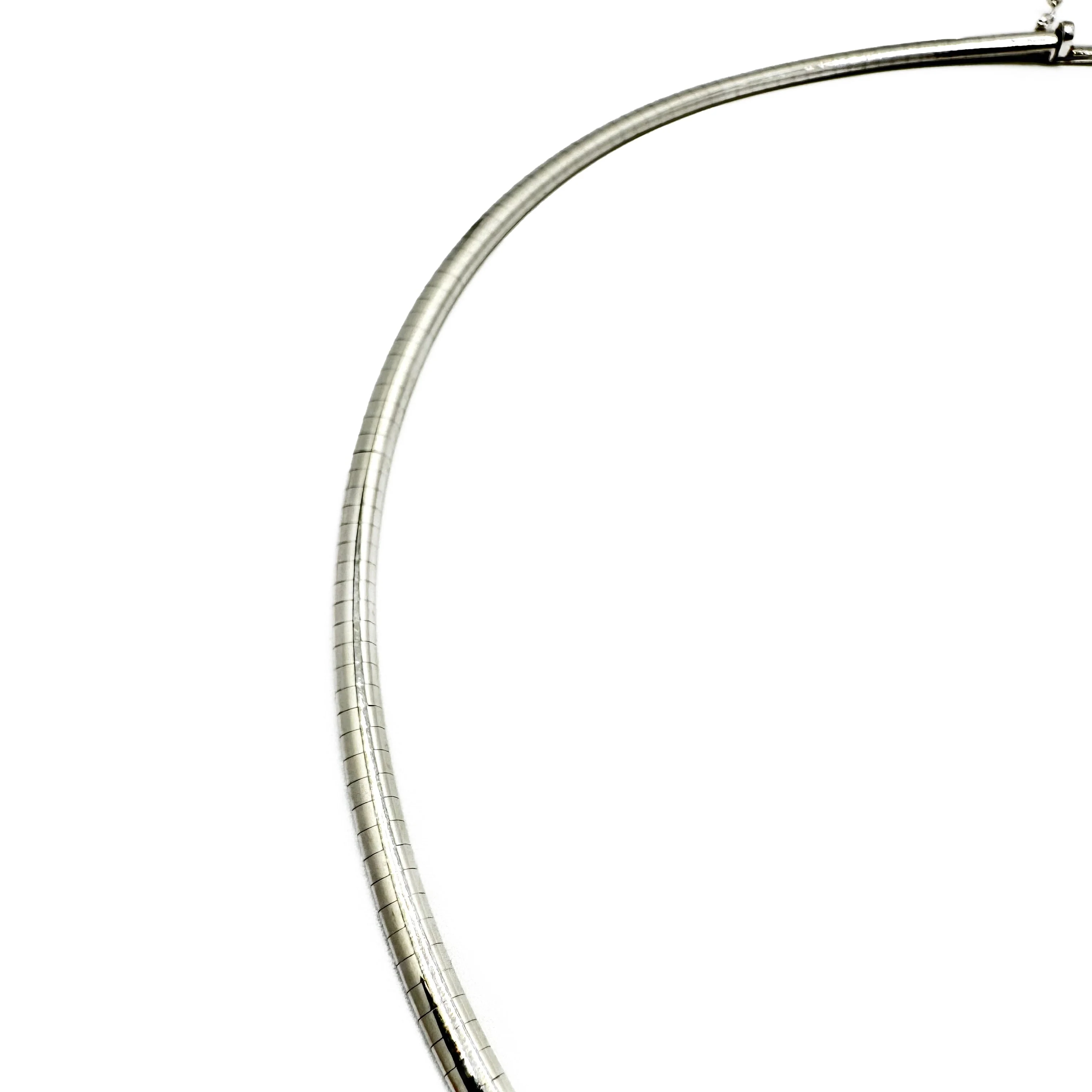 Collier maille oméga en null - Image 4