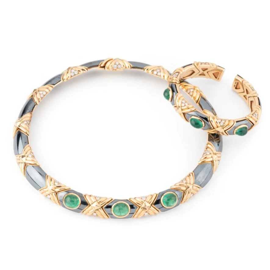 Collier torque BULGARI en or jaune, hématite, émeraudes et diamants - Image 6