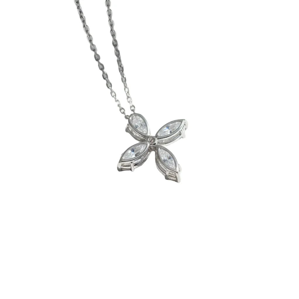 Collier Pendentif en or blanc et diamants - Image 6