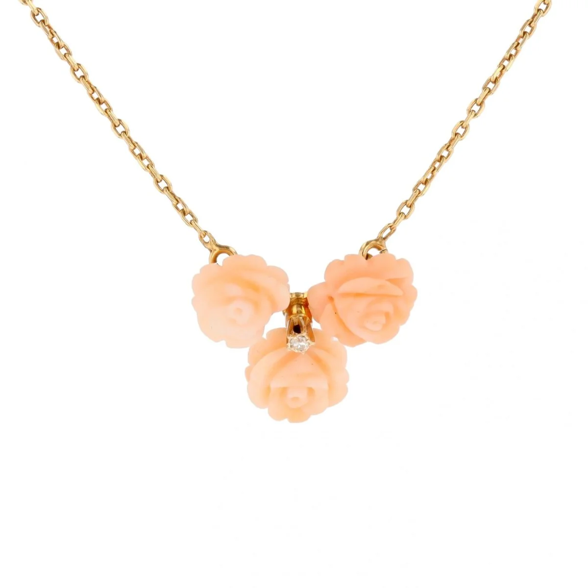 Collier trio de roses en or jaune et corail peau d'ange et diamant