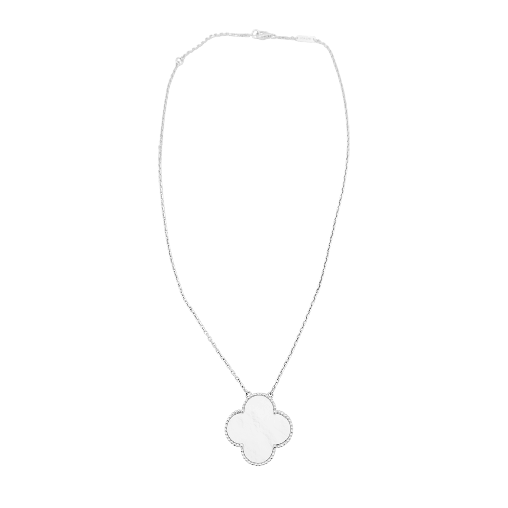 Collier Pendentif VAN CLEEF & ARPELS "Magic Alhambra" en or blanc et nacre - Image 2